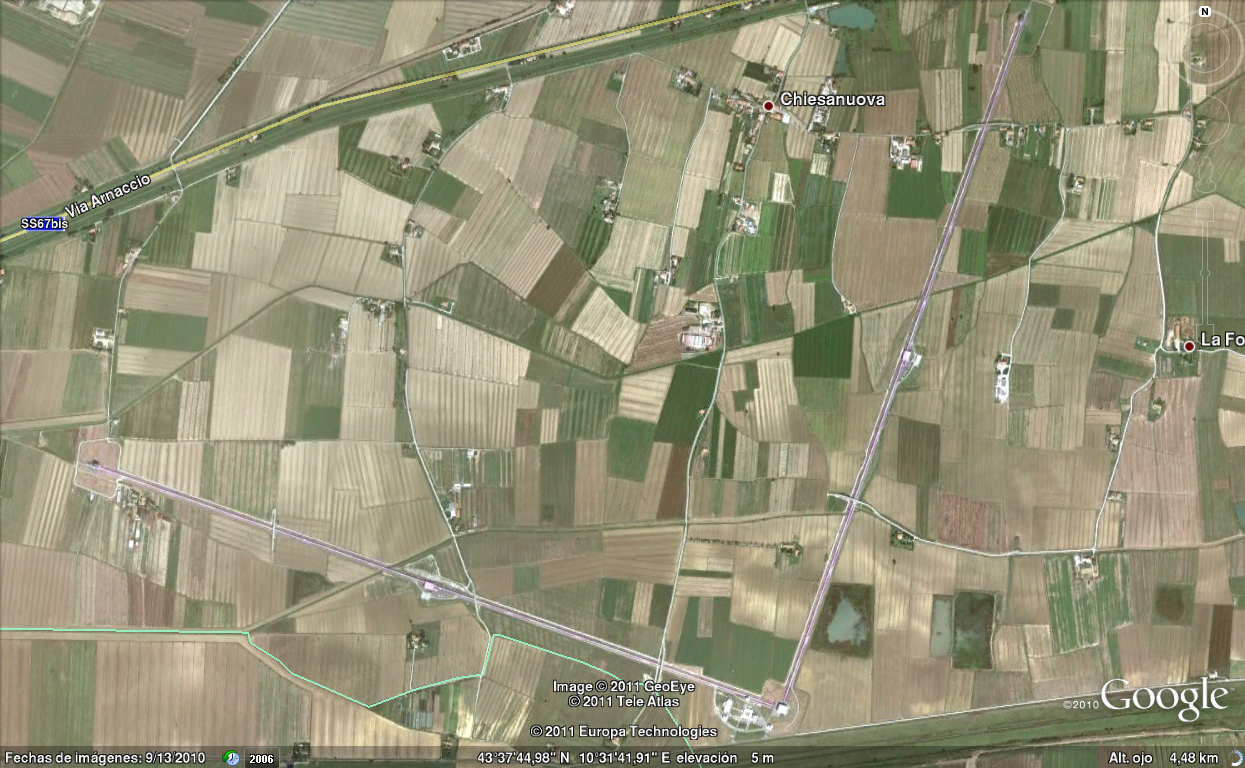 Vista satelital del detector de ondas gravitacionales VIRGO, 
de 3km de lado, cerca de Pisa, en Italia.